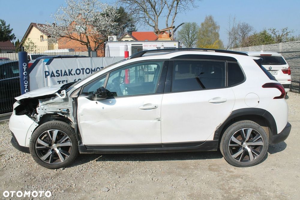Peugeot 2008 - 8