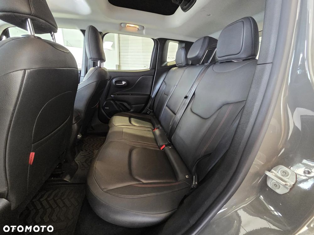 Jeep Renegade - 15