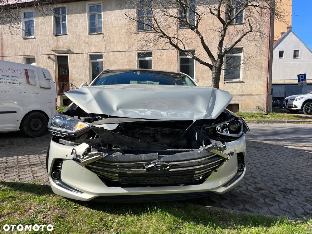 Hyundai Elantra 1.6 Style - 6