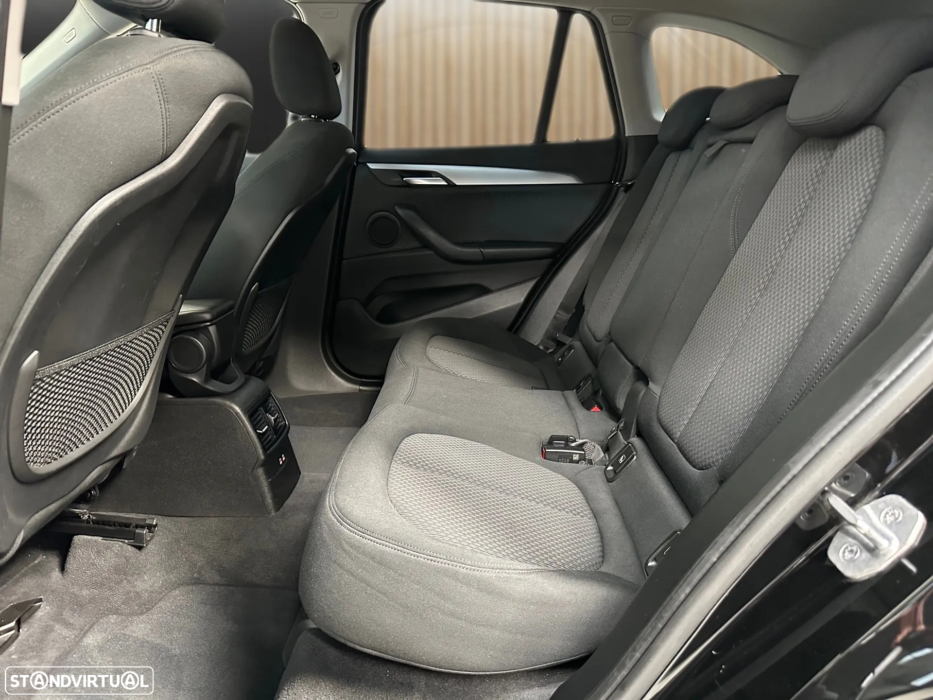 BMW X1 16 d sDrive Advantage - 11