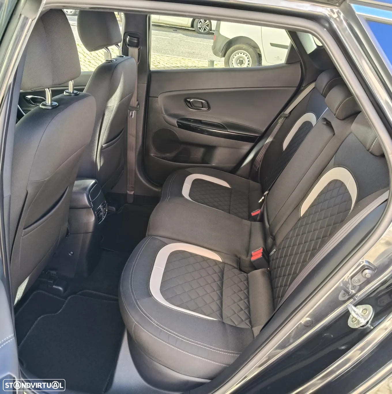 Kia Ceed 1.6 CRDi GT Line - 27