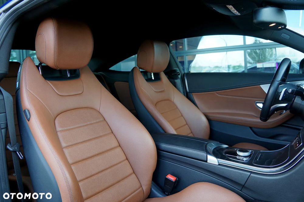 Mercedes-Benz Klasa C 200 7G-TRONIC - 24
