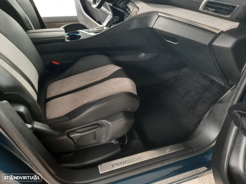 Peugeot 3008 1.6 Hybrid GT Pack e-EAT8 - 27