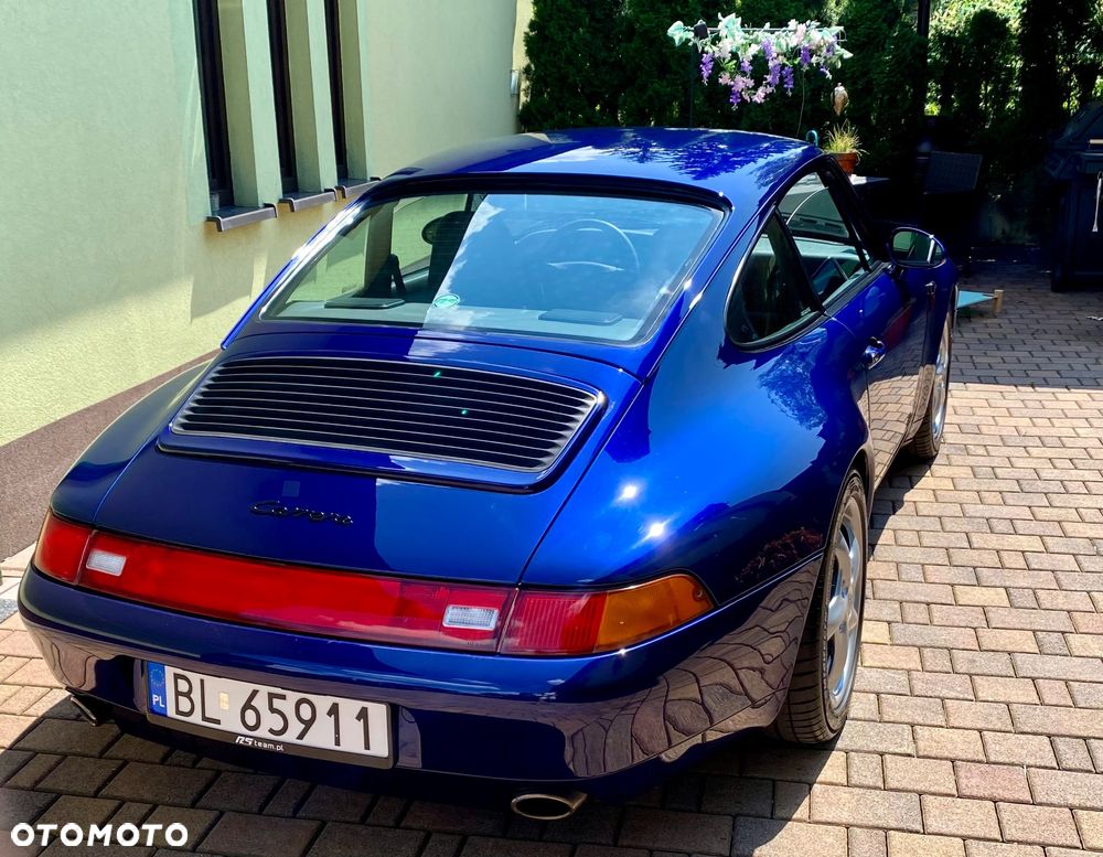 Porsche 911 Carrera - 32