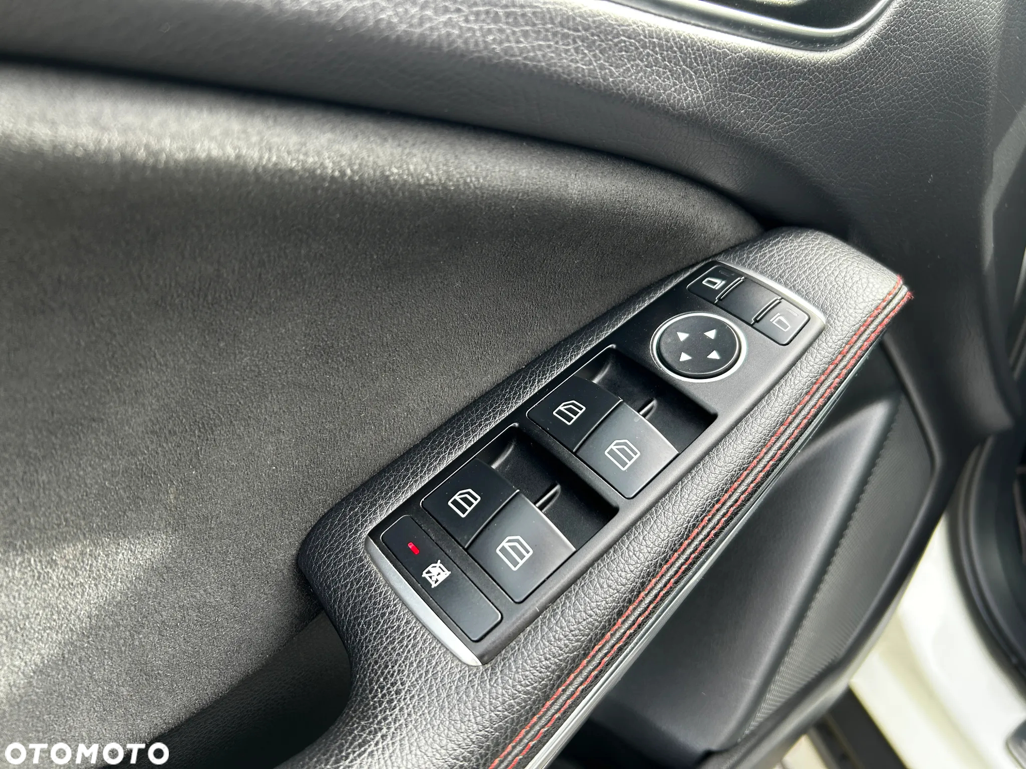 Mercedes-Benz GLA 180 d AMG Line - 22