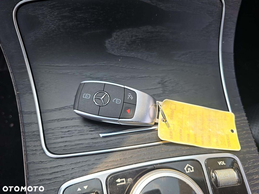 Mercedes-Benz Klasa C 300 4Matic 9G-TRONIC AMG Line - 11