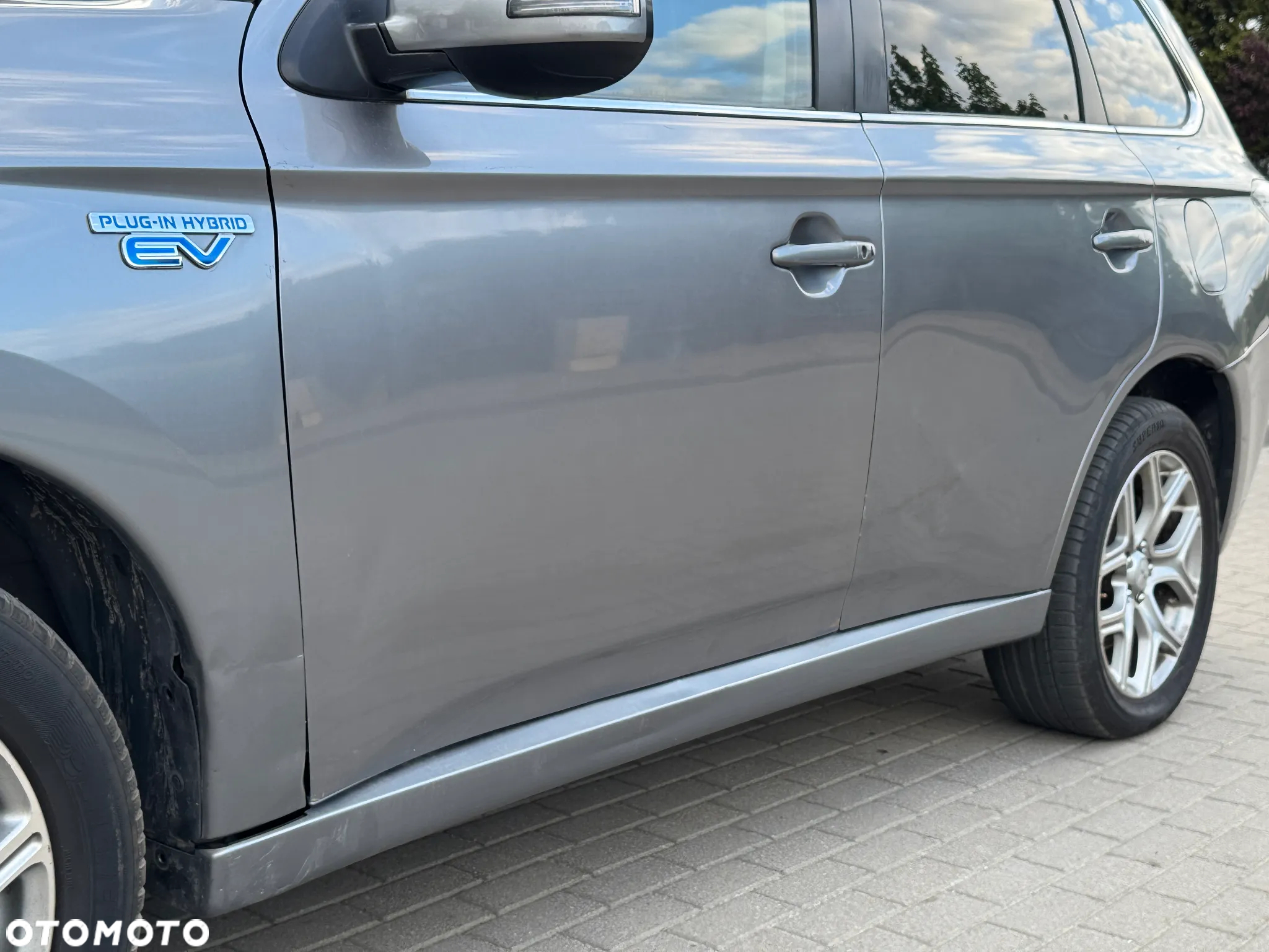 Mitsubishi Outlander PHEV Instyle NAVI + - 24