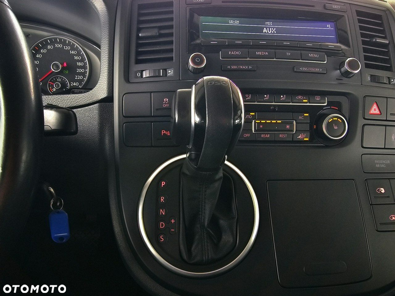 Volkswagen Multivan - 20