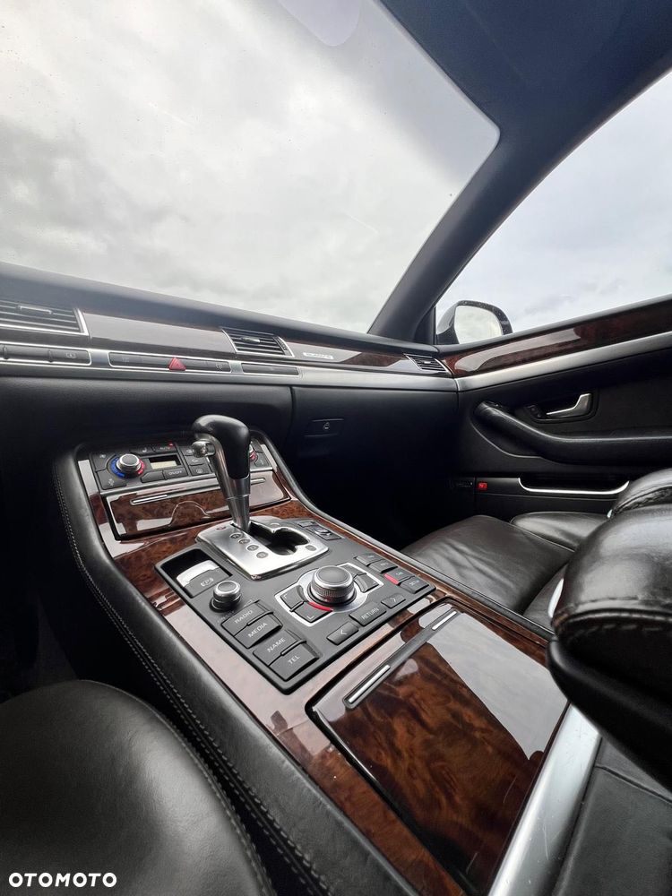 Audi A8 - 6