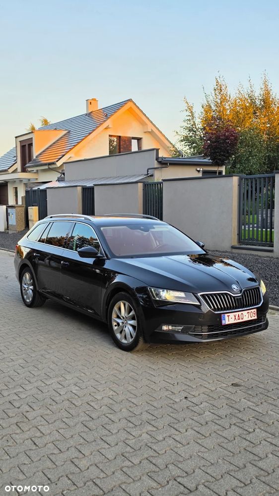 Skoda Superb 2.0 TDI DSG Premium Edition - 3