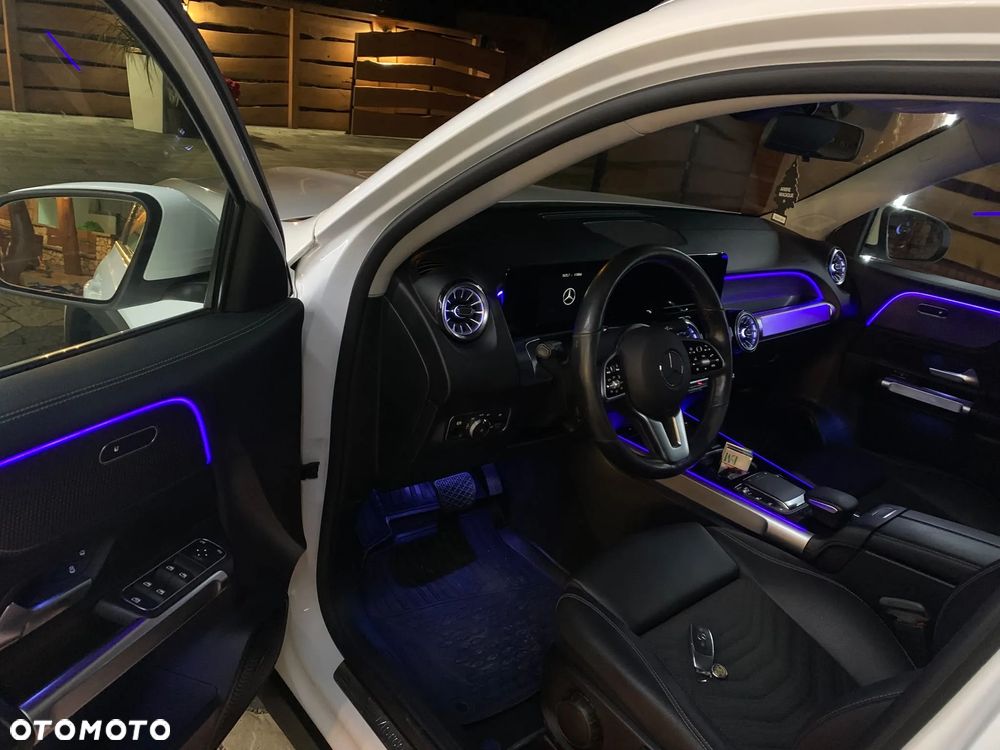 Mercedes-Benz GLB - 14