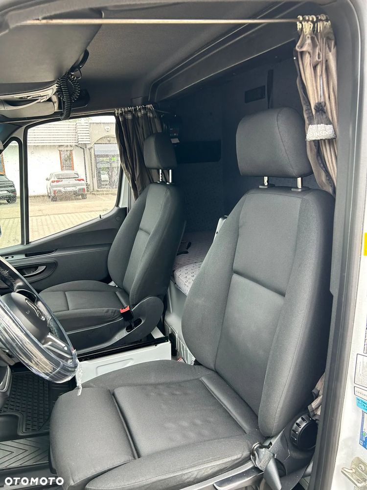Mercedes-Benz Sprinter - 19