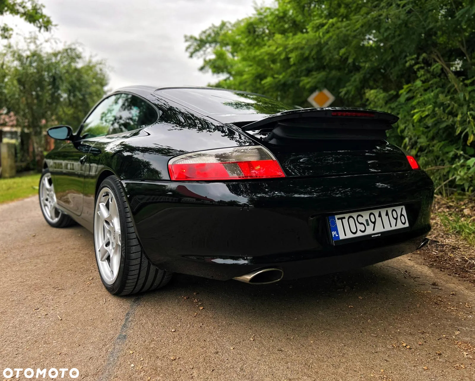 Porsche 911 Carrera - 11