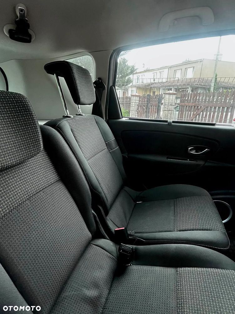 Renault Scenic 2.0 16V Privilege CVT - 14
