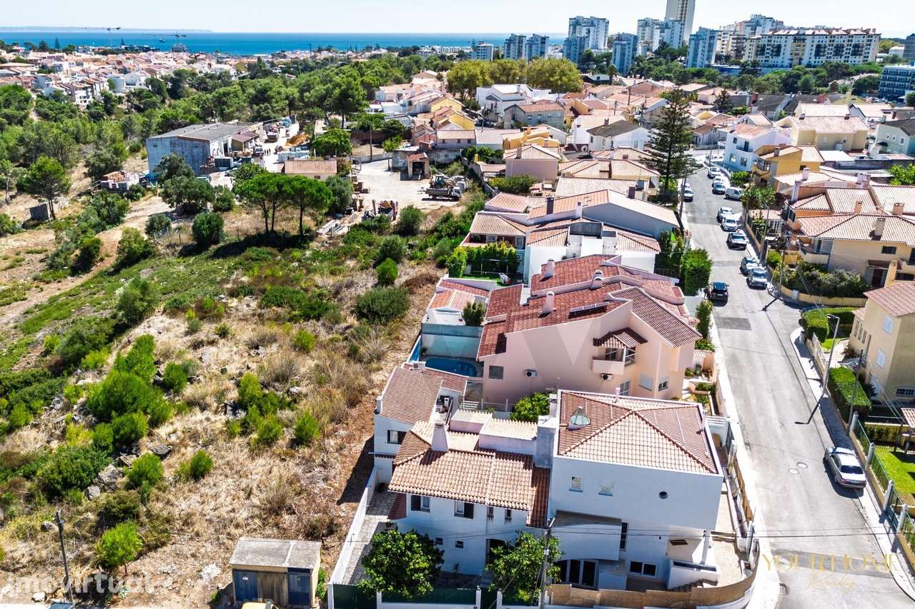 Moradia T3 com Anexo T1 em Cascais – Espaço, Conforto e Tranquilidade - Grande imagem: 2/50