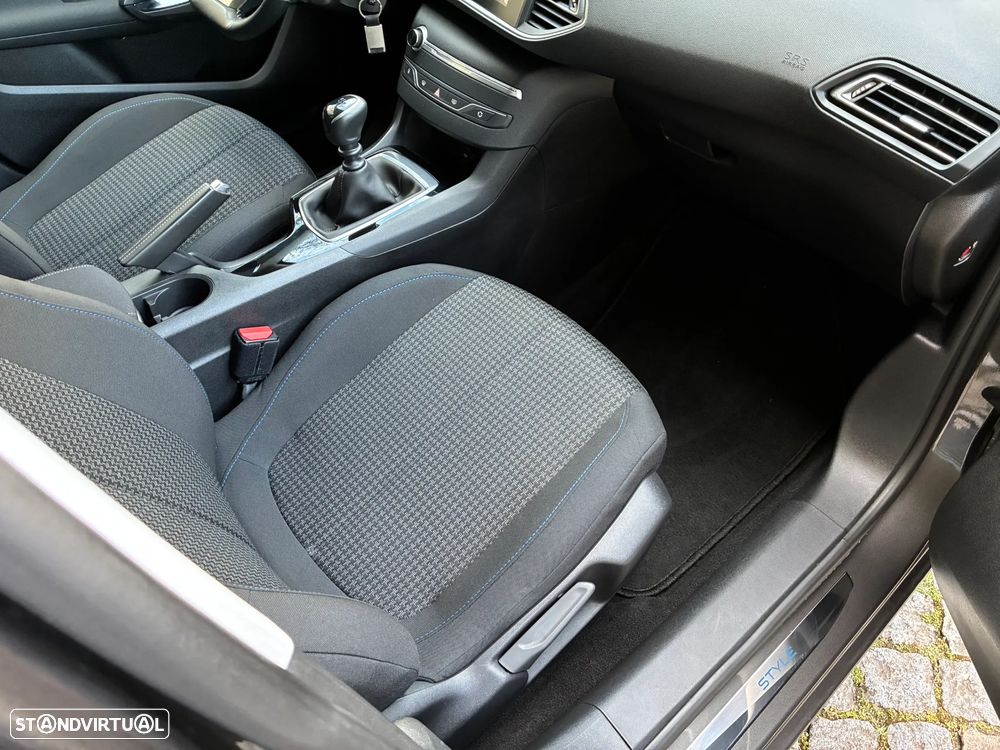 Peugeot 308 SW 1.5 BlueHDi Style - 21