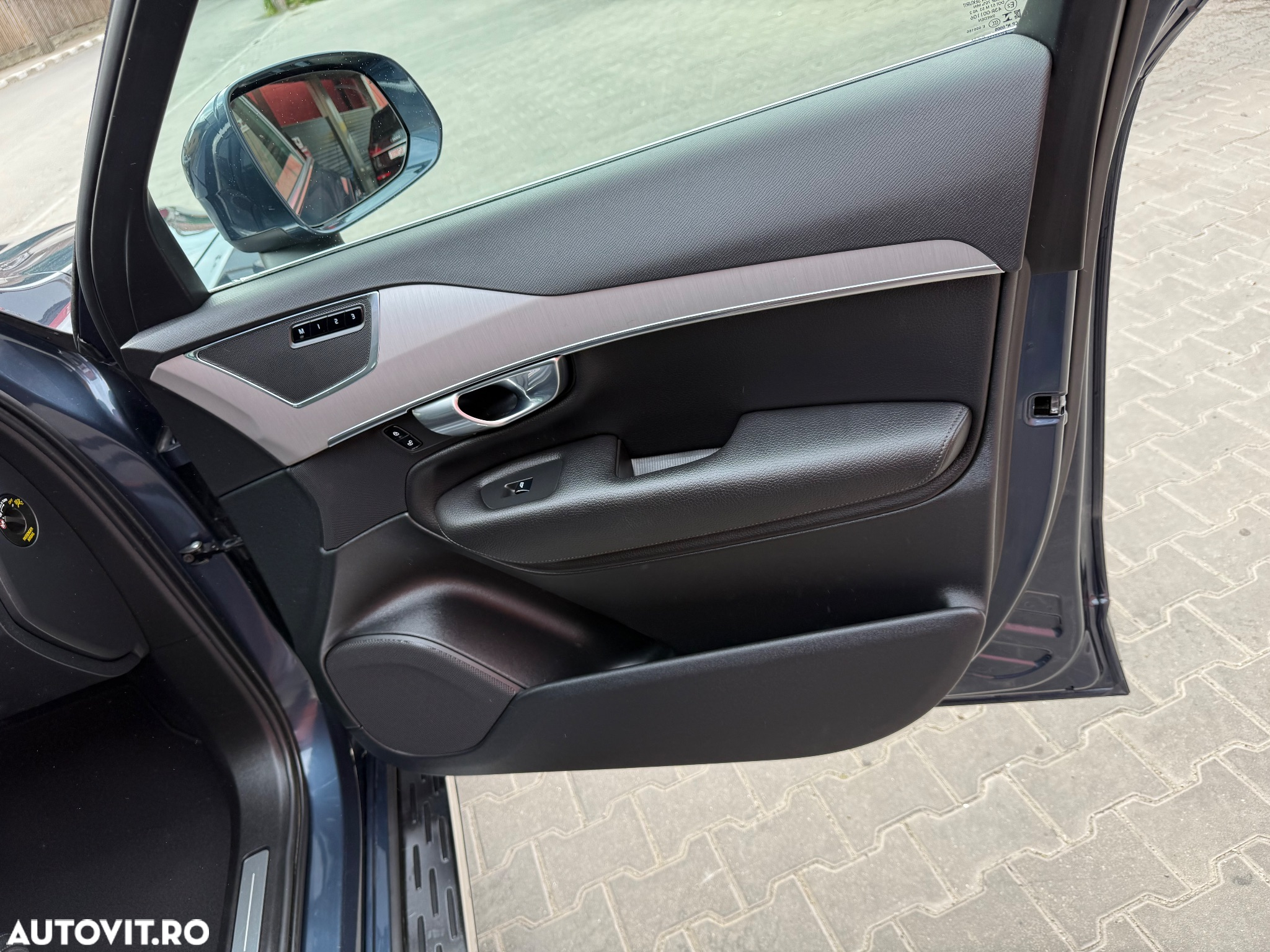 Volvo XC 90 AWD T8 Twin Engine Geartronic RDesign - 16