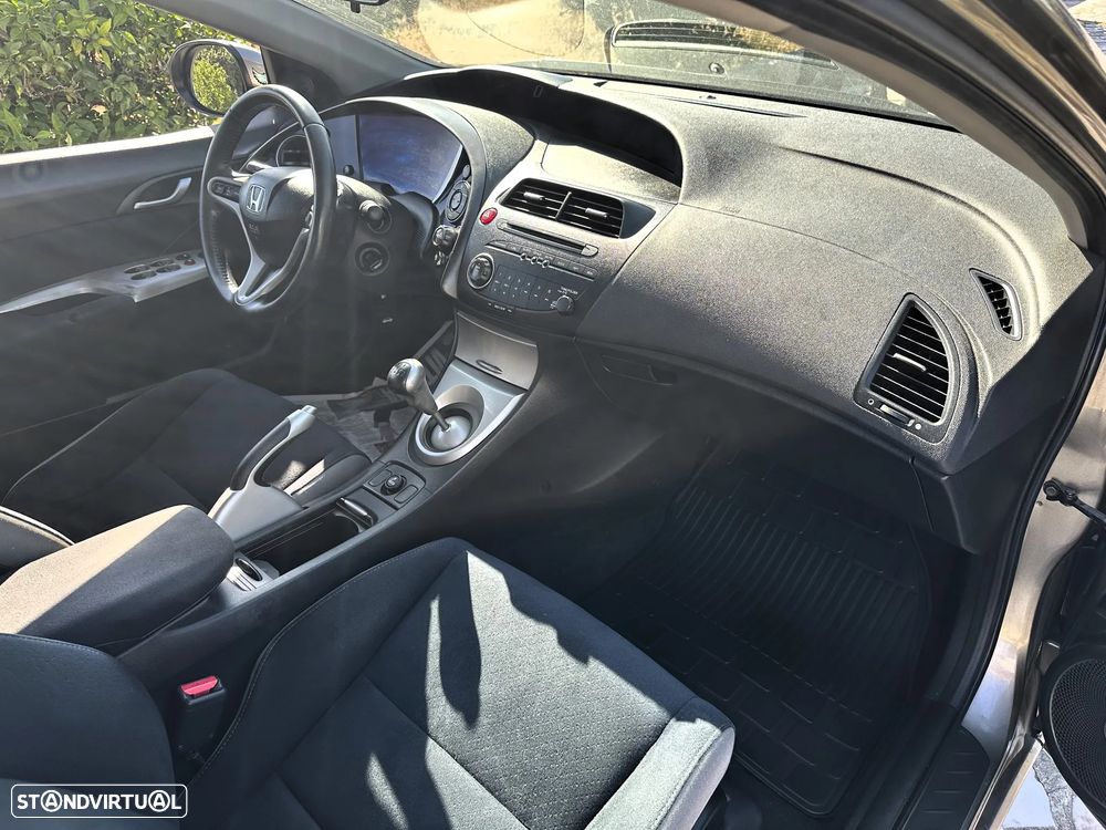 Honda Civic 1.4 Comfort - 32