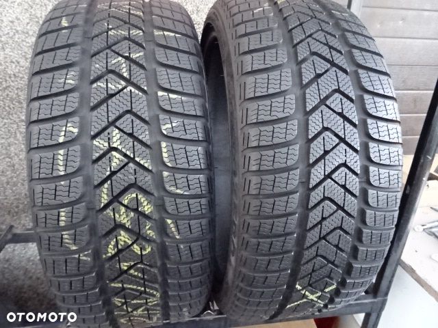 235/35/R19 91W Pirelli Winter Sotto Zero 3 - 1