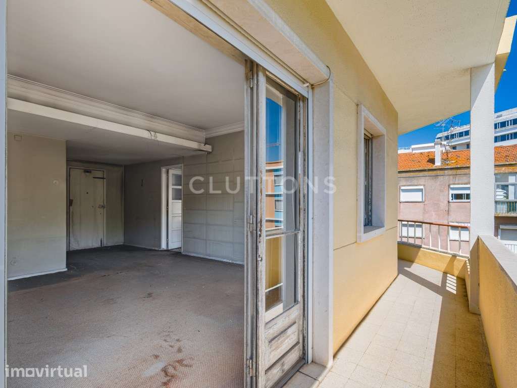 Apartamento no Areeiro, varanda, para remodelação - Grande imagem: 5/27