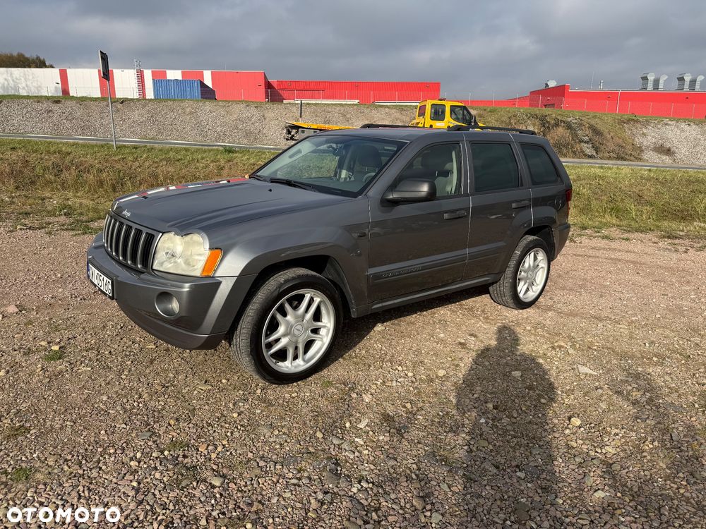 Jeep Grand Cherokee - 23