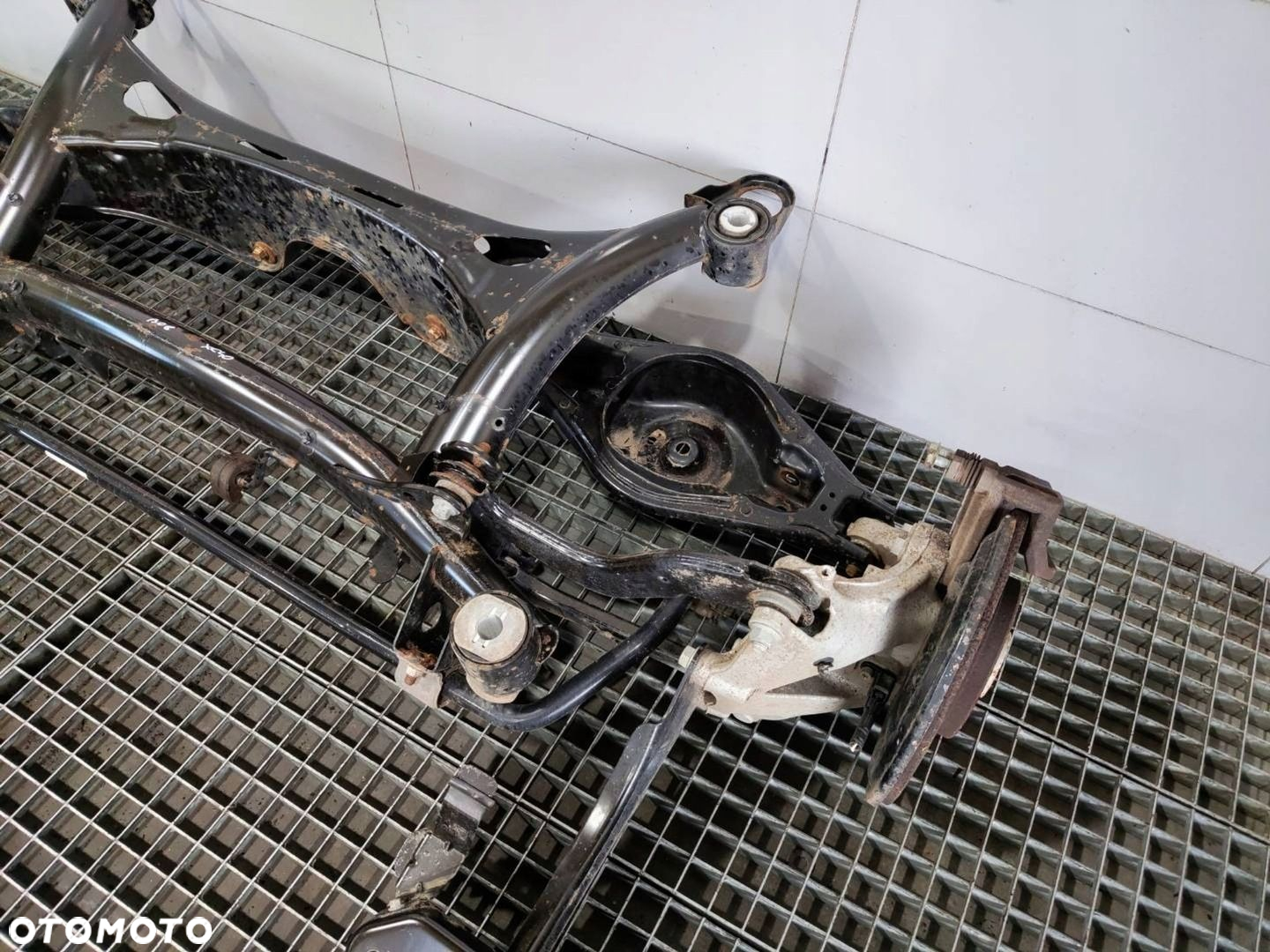 SANKI KOŁYSKA WÓZEK TYŁ BELKA OŚ WAHACZ ZWROTNICA VOLVO XC40 2WD - 4