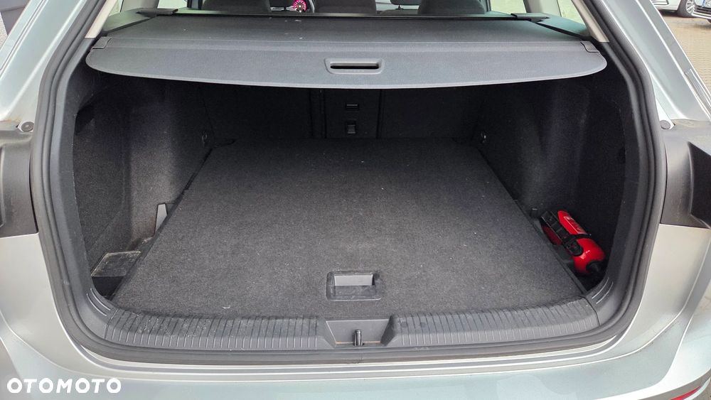 Volkswagen Golf 2.0 TDI Life - 24
