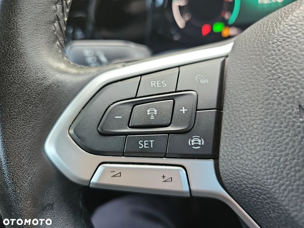 Volkswagen Golf VIII 2.0 TDI Life DSG - 26
