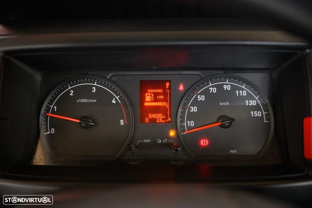 Renault Maxity 2.5 DXi 120.35 - 26