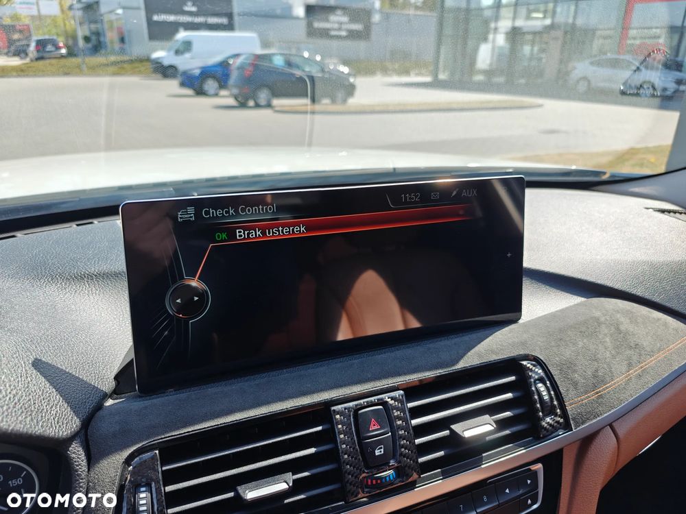 BMW Seria 3 318d Luxury Line - 22
