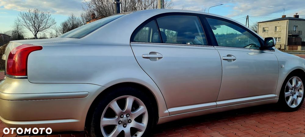 Toyota Avensis 2.0 VVT-i Prestige - 12