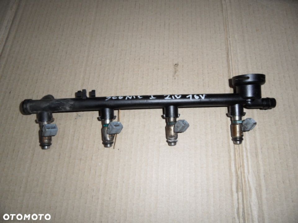 LISTWA WTRYSKOWA SCENIC I 2.0 16V 7700107405 7700112777 - 3