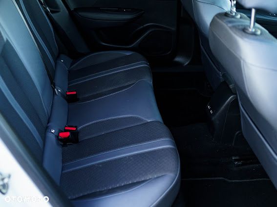 Peugeot 2008 1.2 PureTech Allure Pack S&S EAT8 - 28