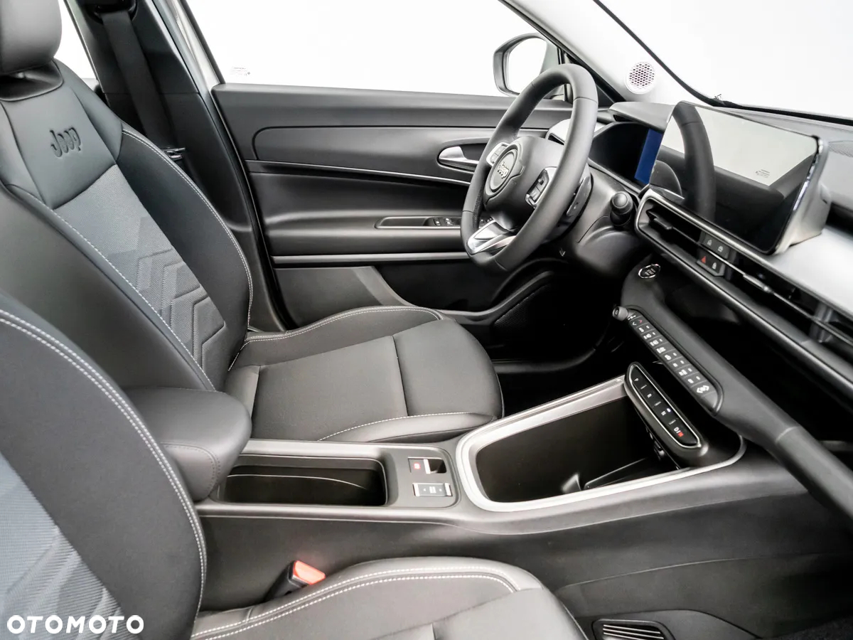 Jeep Avenger 1.2 T3 mHEV Altitude FWD eDCT6 - 16