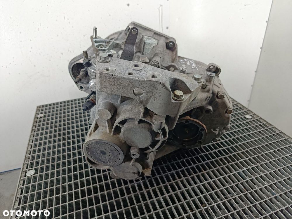 SKRZYNIA BIEGÓW MANUALNA 6 VW TOURAN I GNE 2.0 TDI 136KM - 6
