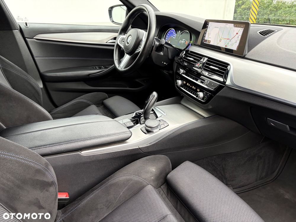 BMW Seria 5 520d xDrive - 15