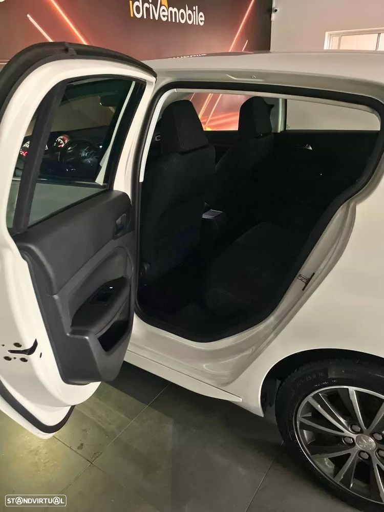 Peugeot 308 1.2 PureTech Style J17 - 24