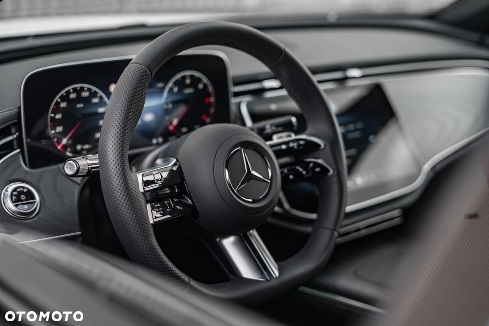 Mercedes-Benz Klasa E 220 d 4-Matic AMG - 4