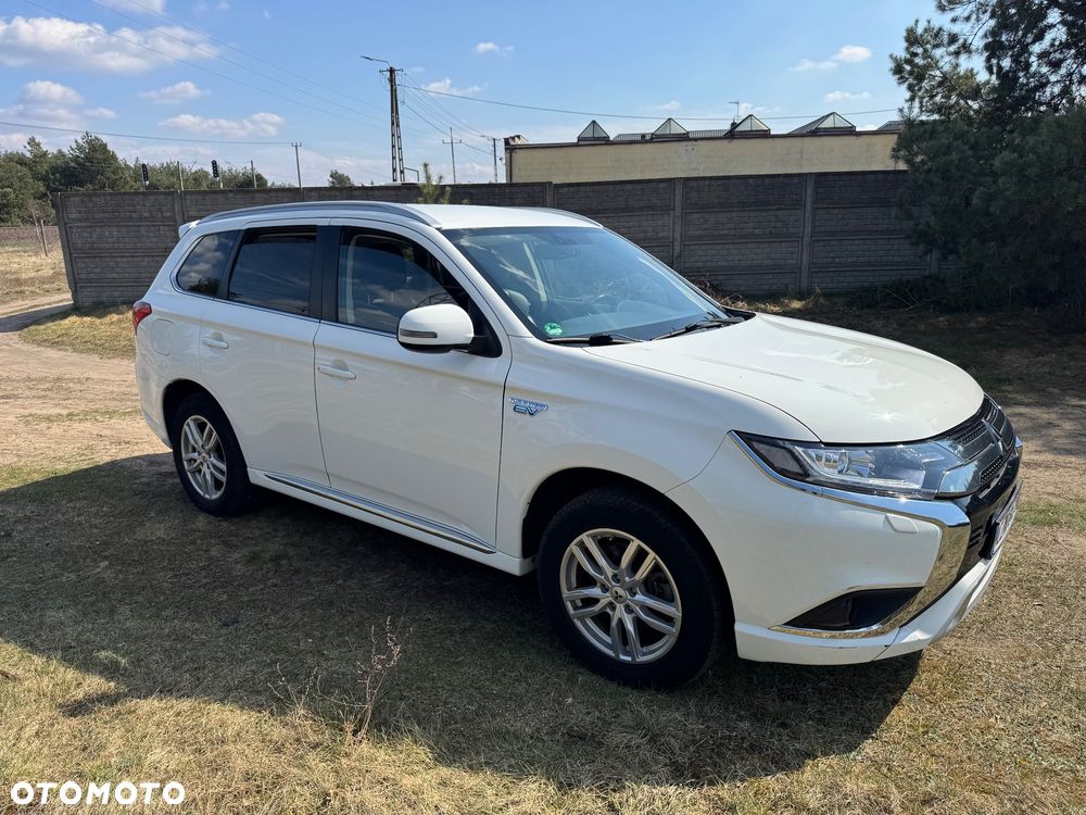 Mitsubishi Outlander 2.4 4WD - 6
