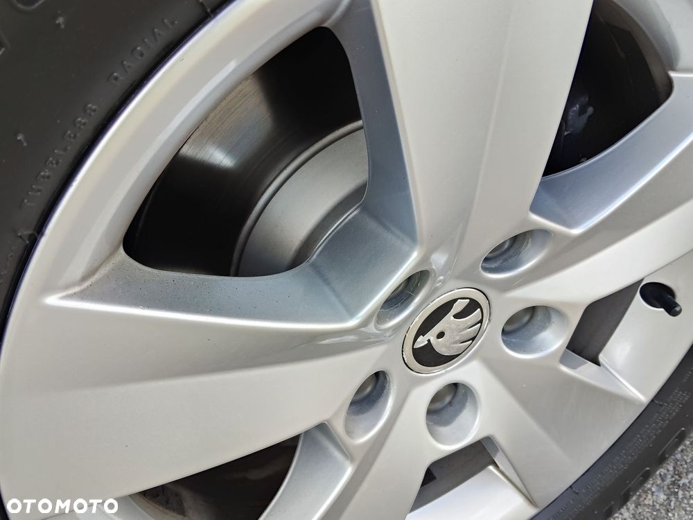 Skoda Superb 2.0 TDI SCR Sportline DSG - 16