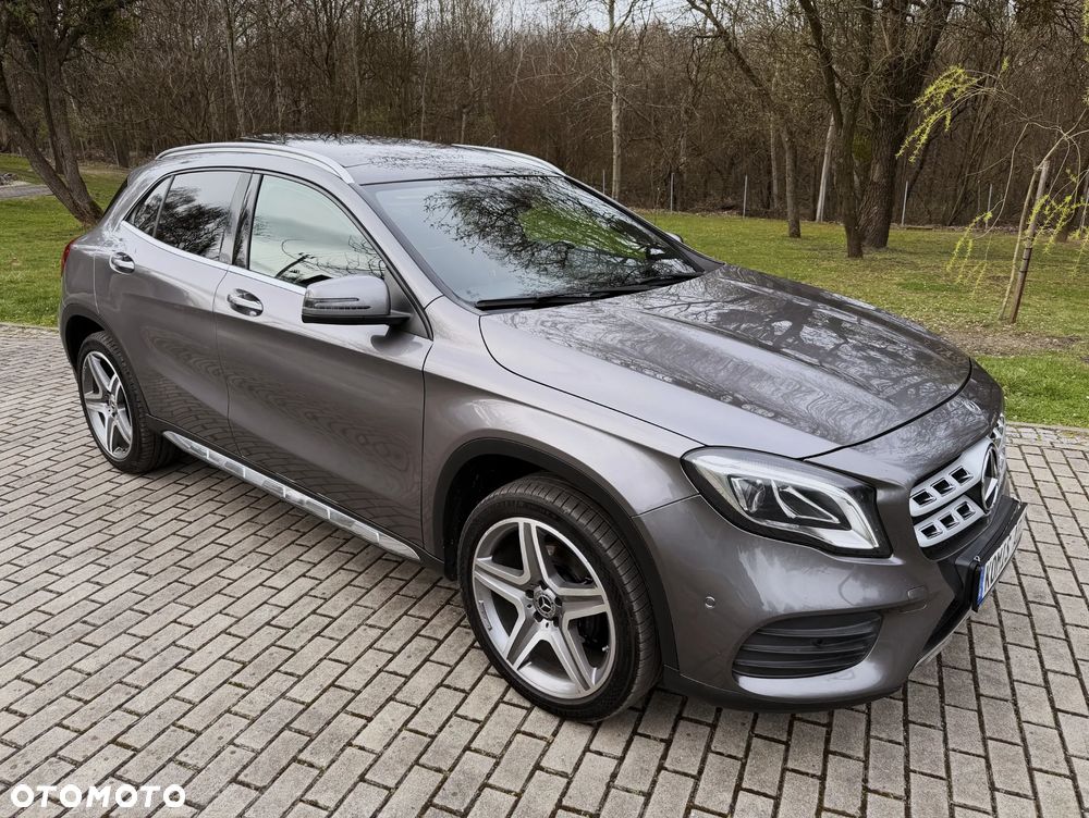 Mercedes-Benz GLA 200 7G-DCT AMG Line - 3