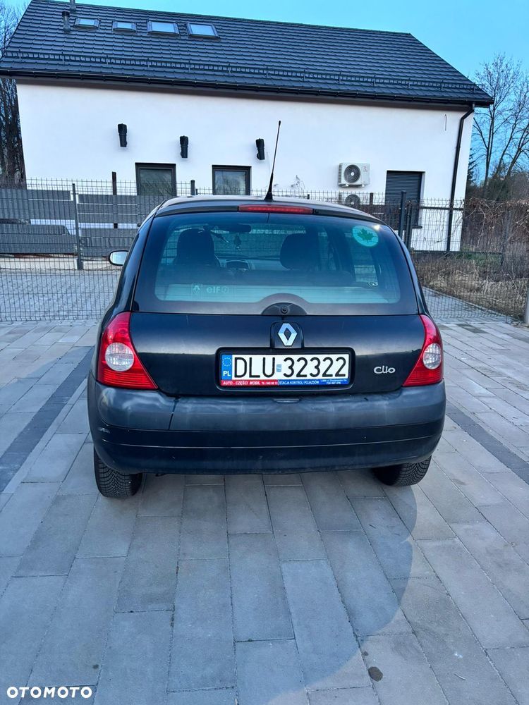 Renault Clio - 7
