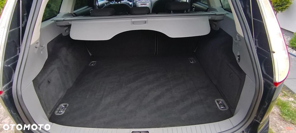Ford Focus - 37