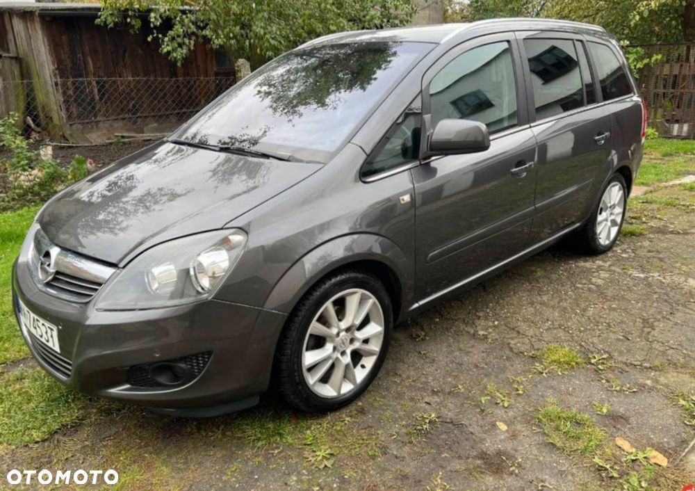 Opel Zafira 1.8 Cosmo EU5 - 1