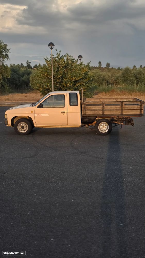 Nissan Pick Up - 11