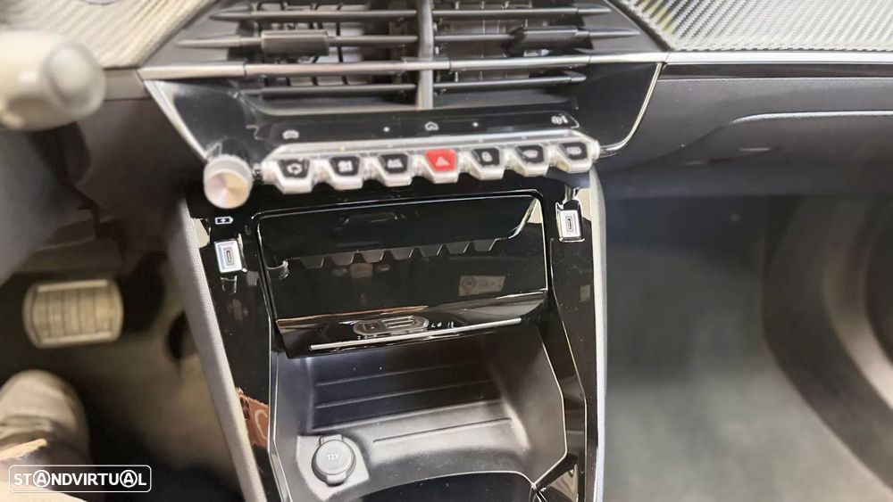 Peugeot e-2008 54 kWh Allure - 17