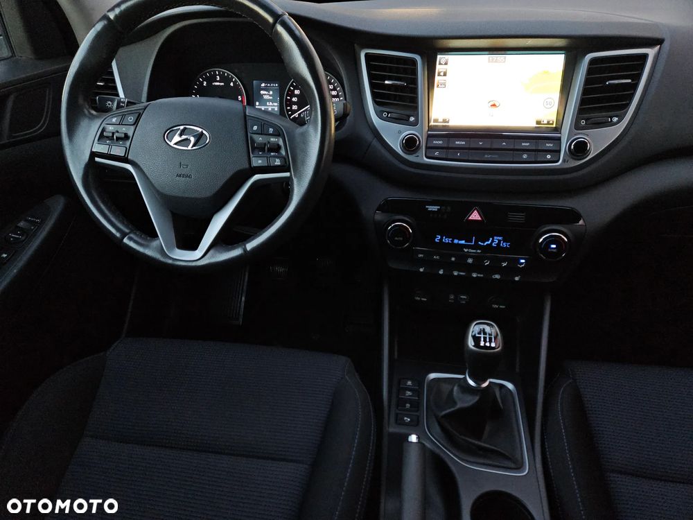 Hyundai Tucson 1.7 CRDI BlueDrive Comfort 2WD - 19
