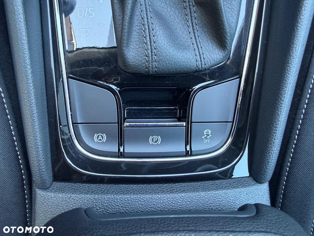 Skoda Karoq 1.0 TSI 4x2 Style DSG - 24