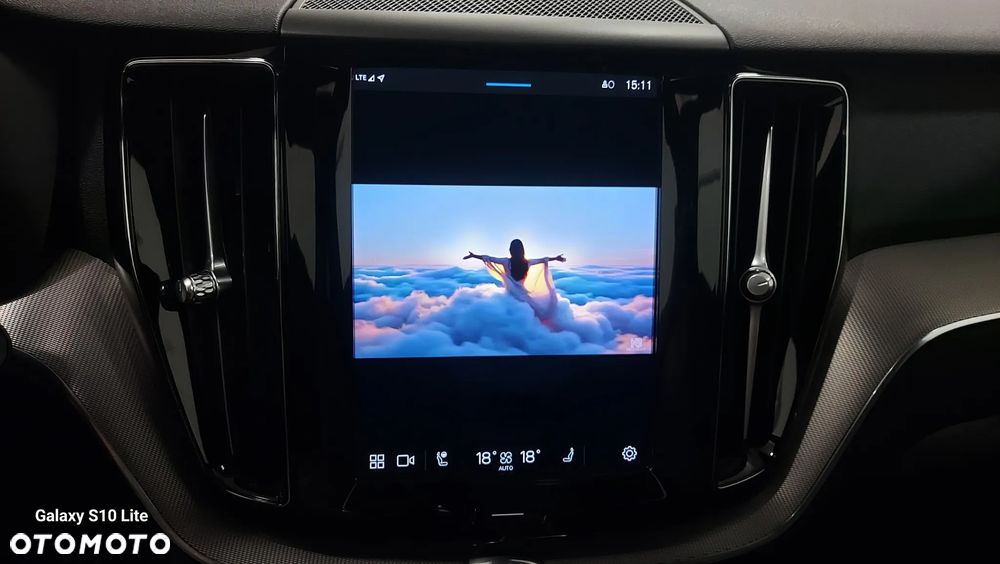Volvo XC 60 B4 D AWD Ultimate Dark - 29