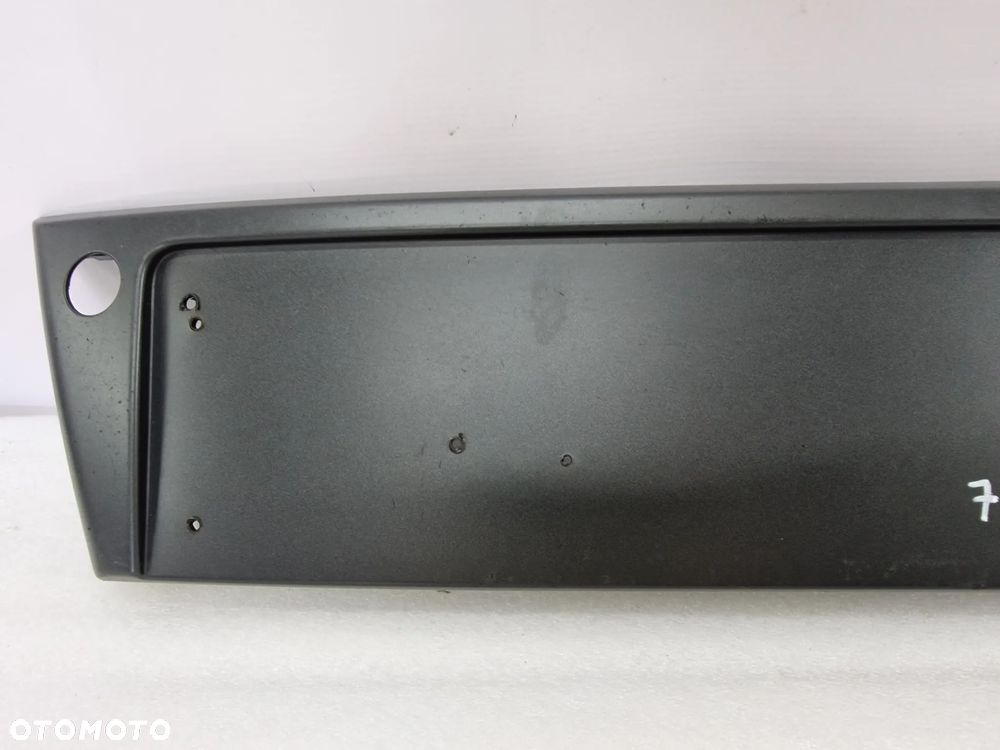 AUDI A6 C6 04- KRATKA ŚRODKOWA W GRILL / PODKŁADKA POD TABLICE , NR 4F0807285E , NR AUKCJI KR74 - 3